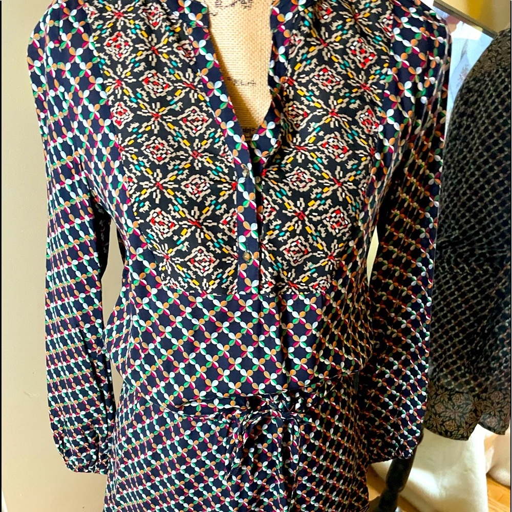 Blouse dress with waist tie